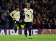 Fanúšikovia Chelsea mieria na hviezdu Barcelony Lamine Yamal s chorálom Estêvão Fanúšikovia Chelsea mieria na hviezdu Barcelony Lamine Yamal s chorálom Estêvão