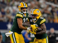 Fanúšikovia NFL reagujú, keď je Josh Jacobs vylúčený po zranení kolena vs. Giants logo pochodového šialenstva