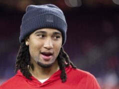 Fanúšikovia NFL reagujú, keď sa CJ Stroud vracia z protokolu o otrase mozgu v zápase Texans vs. Colts Week 13 logo pochodového šialenstva