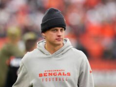 Fanúšikovia NFL reagujú, keď sa Joe Burrow stáva plnohodnotným účastníkom tréningu Bengals logo pochodového šialenstva