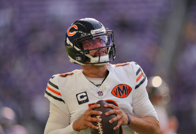 Fanúšikovia NFL reagujú na príchod Caleba Williamsa s podpisovým matcha logo pochodového šialenstva