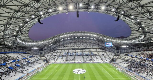 Fanúšikovia Newcastlu a Marseille sa stretávajú na ulici, keď sa v strašidelných scénach používa slzný plyn | Futbal | Šport
