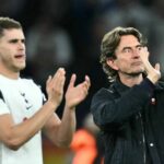 Micky van de Ven a Thomas Frank ukazujú svoje uznanie