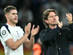 Fanúšikovia Tottenhamu ma vypískali – ale Djed Spence a Micky van de Ven budú ľutovať Thomasa Franka Micky van de Ven a Thomas Frank ukazujú svoje uznanie