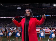 Fanúšikovia oslavujú na Deň vďakyvzdania „najlepšie“ podanie národnej hymny Cece Winansovej a prosia NFL, aby ju dostala na Super Bowl CeCe Winans ohromila fanúšikov NFL svojím prevedením Star-Spangled Banner v Detroite