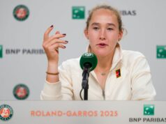 Fanúšikovia reagujú, keď Mirra Andreeva objasňuje žiadosti o víza po tom, čo prehrala vo finále WTA Mirra Andreeva na China Open 2025 – 10. deň (ATP Finals) – Zdroj: Getty