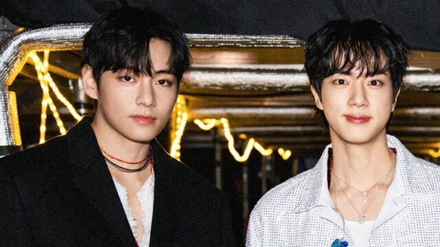 Fanúšikovia reagujú, keď emocionálny moment koncertu BTS' Jin a Taehyunga Komentovať theqoo (obrázok cez theqoo)