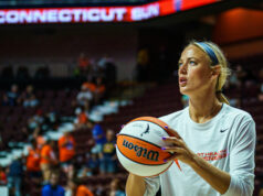 Fanúšikovia vybuchli po divokom geste Sophie Cunningham o nápade na opravu hry WNBA sa stal virálnym Fanúšikovia vybuchli po divokom geste Sophie Cunningham o nápade na opravu hry WNBA sa stal virálnym