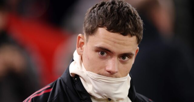 Florian Wirtz povedal, že by mohol byť v januárovom prestupovom Florian Wirtz z Liverpoolu sa pozerá na zápas Premier League medzi Liverpoolom a Aston Villou na Anfielde