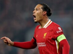 Foto: Virgil van Dijk si po súboji s UCL vymenil dresy s legendou Realu Madrid Foto: Virgil van Dijk si po súboji s UCL vymenil dresy s legendou Realu Madrid