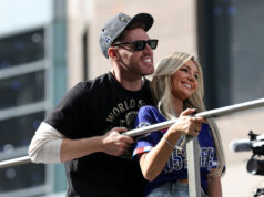 Freddie Freeman a manželka Chelsea odhaľujú, prečo Braves rozdrvil svoje tanečné sny s červami po virálnom tanečnom vystúpení na WS párty logo pochodového šialenstva