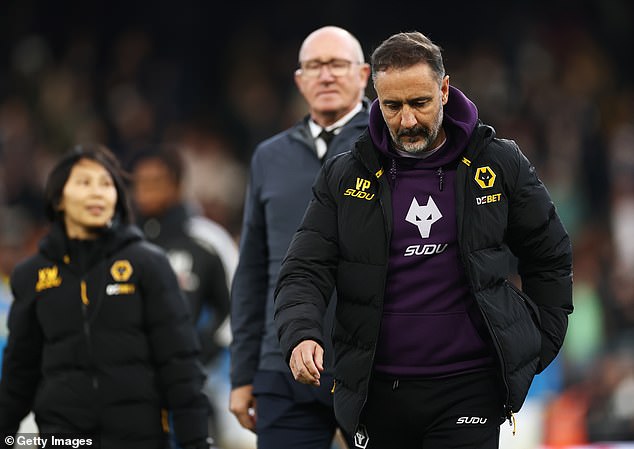 Fulham 3:0 Wolves: Fosun musí TERAZ vyhodiť Vitora Pereiru alebo Vitor Pereira vyzerá skľúčene, keďže jeho tím Wolves zostáva v Premier League bez víťazstva