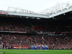 Futbal ruší mlčanie, ktoré signalizuje cnosť: nezmyselné gestá bez spojenia so športom, ktoré treba opustiť po „nekonzistentných“ poctách tragédiám na celom svete Futbal upustí od nezmyselných minút ticha po kritike za „nekonzistentný“ prístup. Na snímke: Hráči vzdávajú hold obetiam katastrof v Líbyi a Maroku