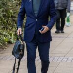 Bývalý futbalový manažér Premier League a televízny expert Alan Pardew dostal dnes šesťmesačný zákaz šoférovať po prekročení rýchlosti vo svojom Porsche Macan za 80 000 libier.