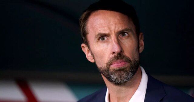 Gareth Southgate sa pozerá