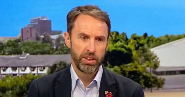 Gareth Southgate robí znepokojivý štvorslovný komentár v riadku anglickej vlajky Gareth Southgate robí znepokojivý štvorslovný komentár v riadku anglickej vlajky | Futbal | Šport