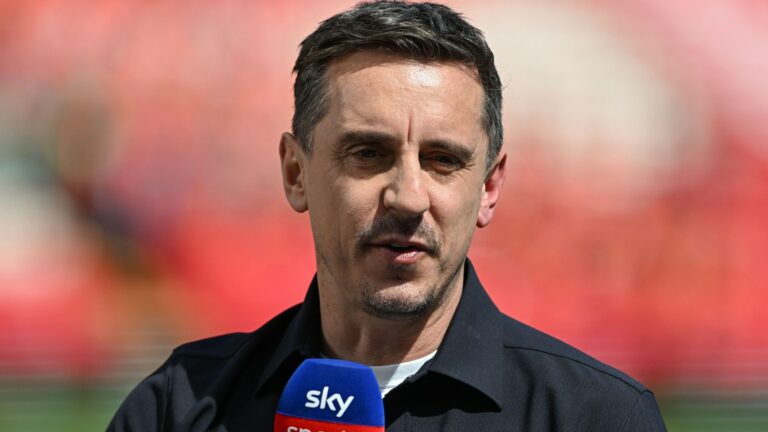 Gary Neville tipuje INEOS, aby získal hviezdu Svetového pohára pred Mateusom Fernandesom