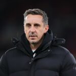 Gary Neville označil Luka Shawa za „stratu času“, keď Manchester United stroskotal na nezáživnej porážke 1:0 proti Evertonu na Old Trafford.