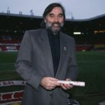 George Best zomrel na mizine a bez peňazí s obrovskými účtami vrátane dlhu bývalej manželke | Futbal | Šport