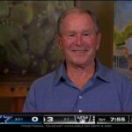 Bývalý prezident George W. Bush v pondelok prekvapivo vystúpil v ManningCast