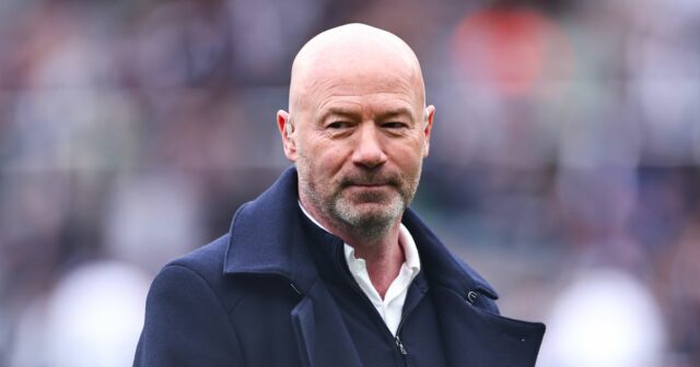 Alan Shearer pred televíznou kamerou.