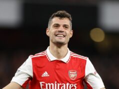 Granit Xhaka vysvetľuje oslavný postoj Arsenalu pred návratom do Sunderlandu Granit Xhaka vysvetľuje oslavný postoj Arsenalu pred návratom do Sunderlandu