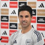 Mikel Arteta počas svojej tlačovej konferencie.
