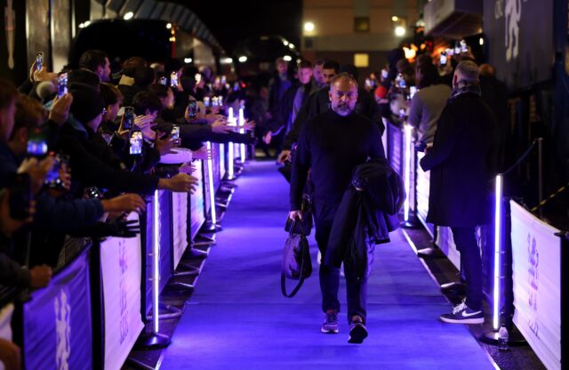 Hansi Flick kritizoval Ronalda Arauja po červenej karte vs Chelsea
