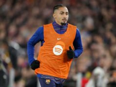 Hansi Flick odhaľuje plány Raphinha pre Barcelonu vs Chelsea Hansi Flick odhaľuje plány Raphinha pre Barcelonu vs Chelsea