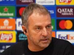 Hansi Flick varuje Chelsea pred „hladnou“ hviezdou Barcelony – a nie je to Lamine Yamal Hlavný tréner Barcelony Hansi Flick hovorí s novinármi pred zápasom Ligy majstrov