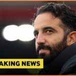 Harry Maguire oslavuje víťazstvo Manchestru United proti Liverpoolu na Anfielde