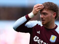 Harvey Elliott ukazuje skutočné farby počas hosťovania Aston Villy po odchode z Liverpoolu Harvey Elliott počas zápasu Aston Villa vs Fulham