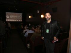 Herec z filmu „Zákon a poriadok“ George Pogatsia rozpráva, ako zabránil pokusu o únos s manželkou v Jersey City Gino Caferelli a George Pogatsia na premietaní Family On Board (obrázok cez Anna Webber/Getty Images)