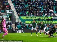 Hibernian 1-2 Celtic: Dlhá rozlúčka s dočasným šéfom Martinom O’Neillom… ale fanúšikovia sa nechcú rozlúčiť Arne Engels dostal čižmu do tváre, keď hlavou prihral na druhý gól Celticu na Easter Road