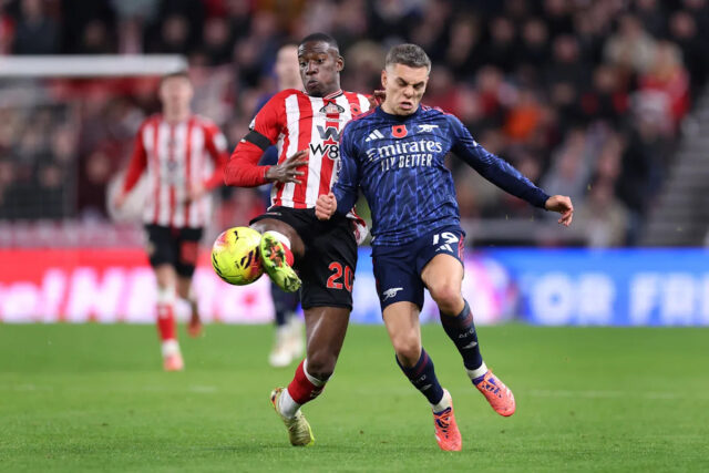 Hincapie na začiatok | 4-3-3 Predpokladaná zostava Arsenalu proti Tottenhamu Download app from appStore