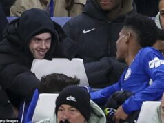 Hlavná aktualizácia kondície Colea Palmera: Enzo Maresca oznamuje dostupnosť hviezdneho muža Chelsea pre zápas s Arsenalom Cole Palmer je na snímke s Estevaom Willianom v utorok večer v zápase Chelsea proti Barcelone