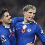 Pedro Neto a Alejandro Garnacho