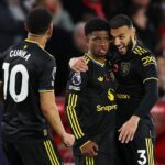 Amad Diallo oslavuje so spoluhráčmi