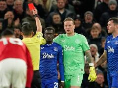 Hráč Evertonu vylúčený za facku spoluhráča Hráč Evertonu vylúčený za facku spoluhráča