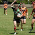 Johannes Logan je zobrazený, ako sa chystal skórovať na pokus za South Sydney. Správa o jeho smrti zanechala rugbyovú ligu v šoku