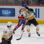 Hviezdu Bostonu Bruins Charlieho McAvoya zasiahol v sobotu večer puk do tváre