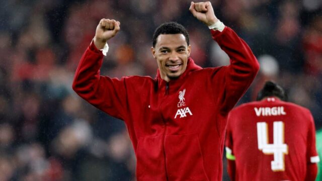 Hugo Ekitike odhaľuje, čo sa chce naučiť od Erlinga Haalanda Hugo Ekitike odhaľuje, čo sa chce naučiť od Erlinga Haalanda pred súbojom s Liverpoolom