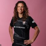 Hviezda ženského futbalu Elizabeth Eddy sa dostala pod paľbu svojich spoluhráčov v Los Angeles kvôli kontroverznému príspevku, ktorý minulý týždeň napísala pre New York Post.