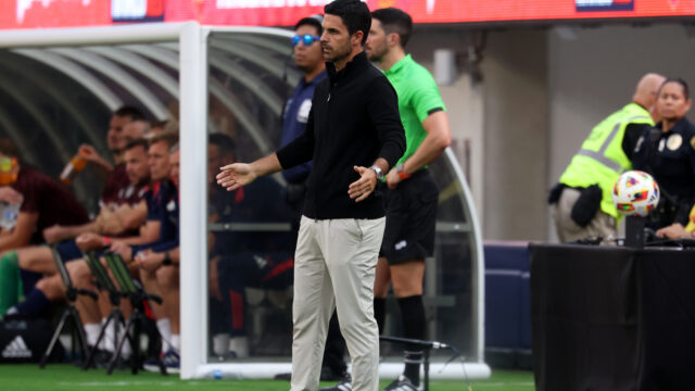 Hviezda Arsenalu je ticho na ceste k návratu po zranení skôr, ako sa očakávalo
