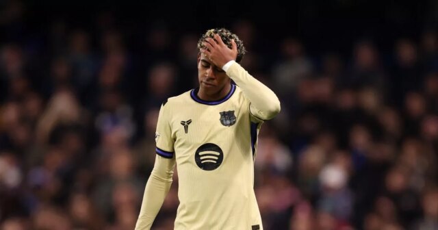 Marc Cucurella mal v noci na pamiatku pre Chelsea číslo Lamine Yamal