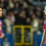 Daniel Munoz a Adam Wharton