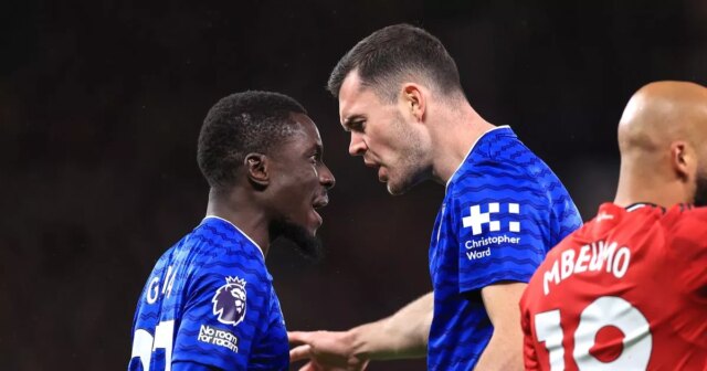Hviezda Evertonu Idrissa Gueye prerušila mlčanie po fackovaní spoluhráča pri Idrissa Gueyeová