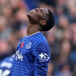 LIVERPOOL, ANGLICKO - 8. NOVEMBRA: Thierno Barry z Evertonu reagoval po strelení gólu, ktorý bol vylúčený pre ofsajd počas zápasu Premier League medzi Evertonom a Fulhamom na štadióne Hill Dickinson 8. novembra 2025 v Liverpoole v Anglicku. (Foto: Carl Recine/Getty Images)