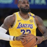 Hviezda Lakers LeBron James bude mať premiéru v sezóne dnes večer vs. Jazz