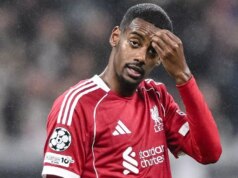 Hviezda Liverpoolu Alexander Isak „minie 30 000 libier na strážneho psa“ po vyhrážkach smrťou Alexander Isak sa pozerá
